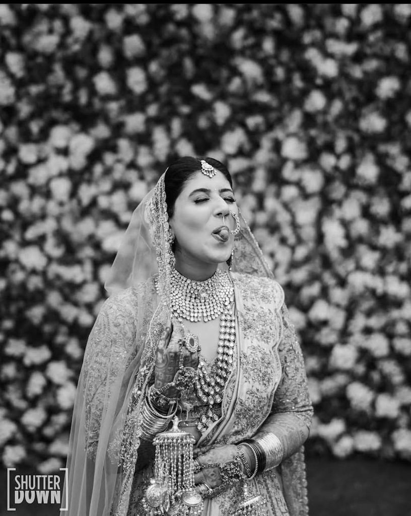 candid pose for brides for wedding photography
